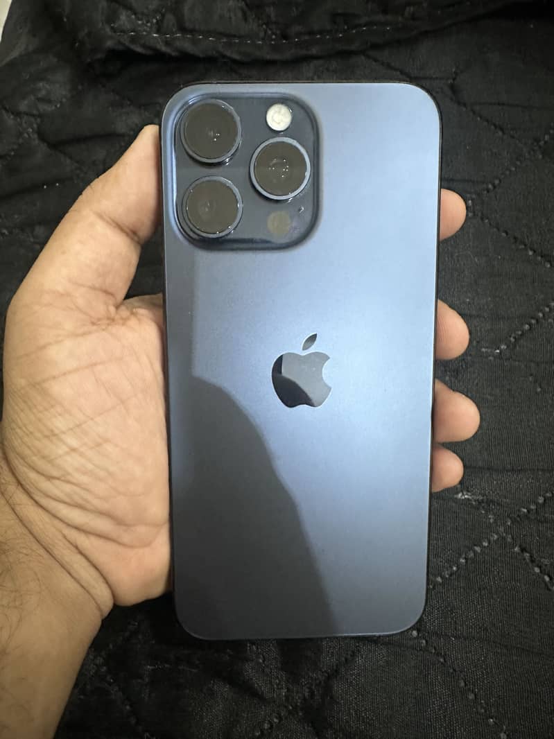 Apple iPhone 15 Pro Max 1