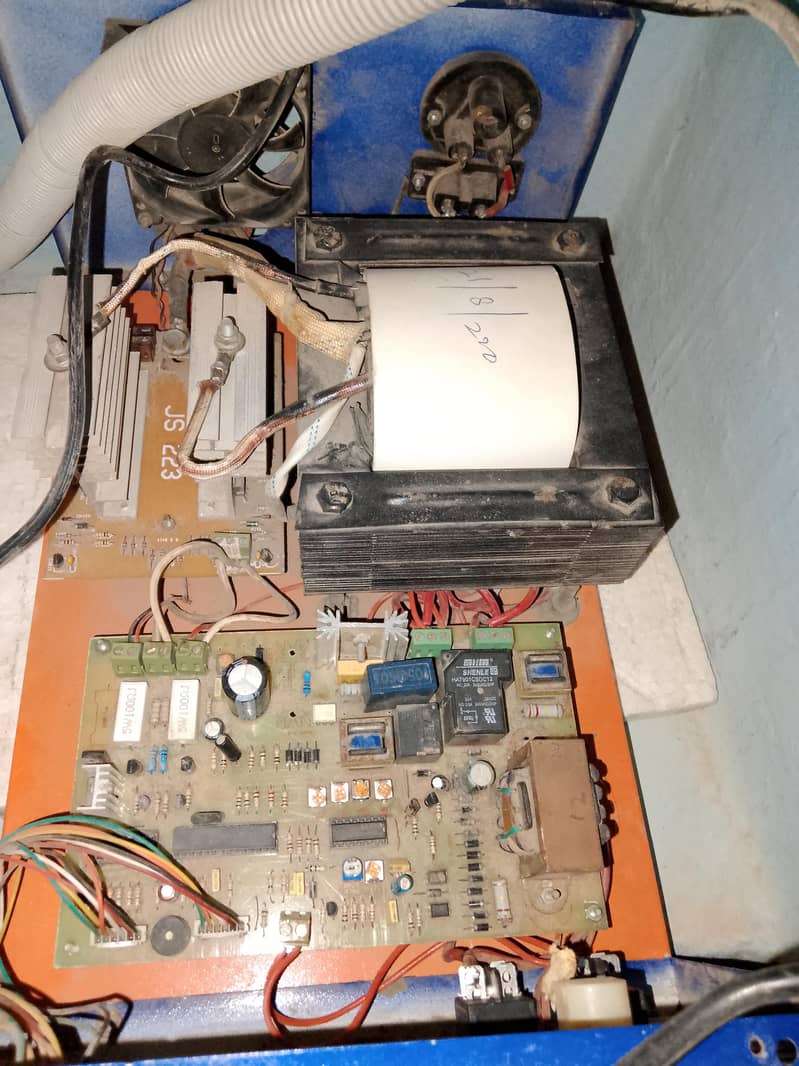 dasi UPS 4