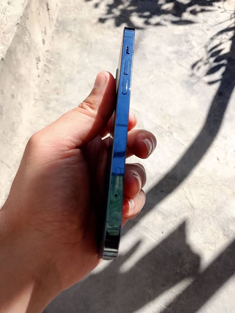 Apple iPhone 12 Pro 3