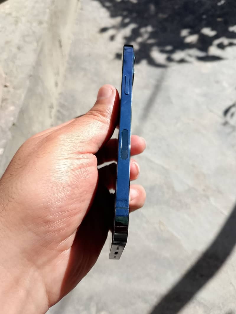 Apple iPhone 12 Pro 4