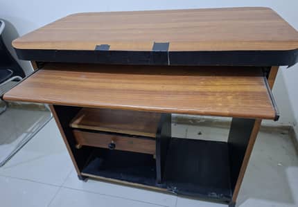 computer/study table for sale in very reasonable price