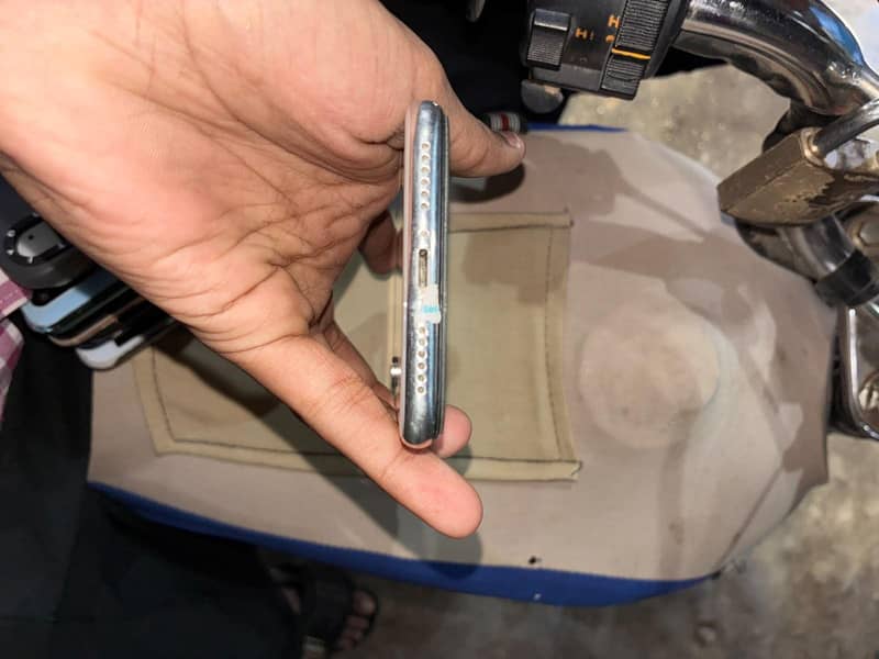 Apple iPhone X 6
