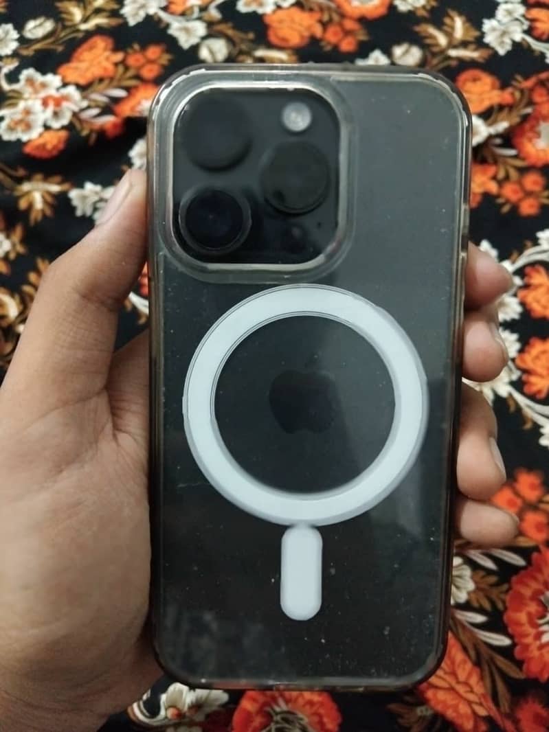 Apple iPhone 15 Pro 2