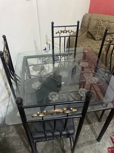 Urgent dining table for sale