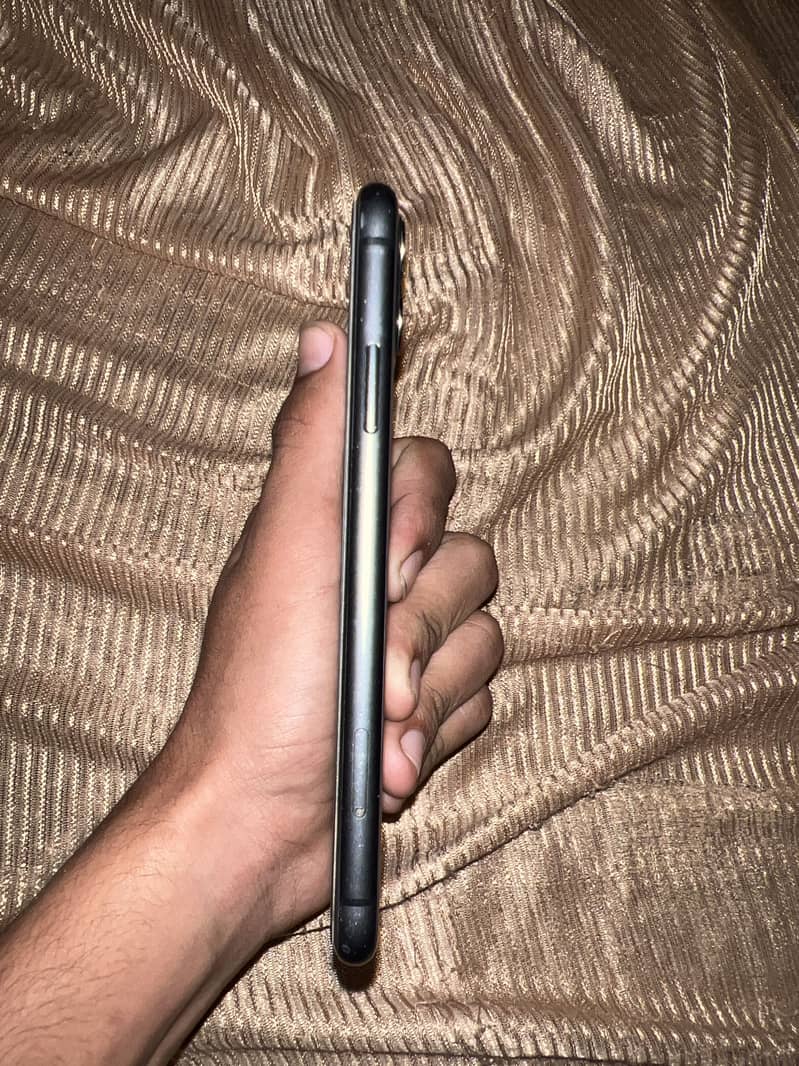 Apple iPhone 11 2