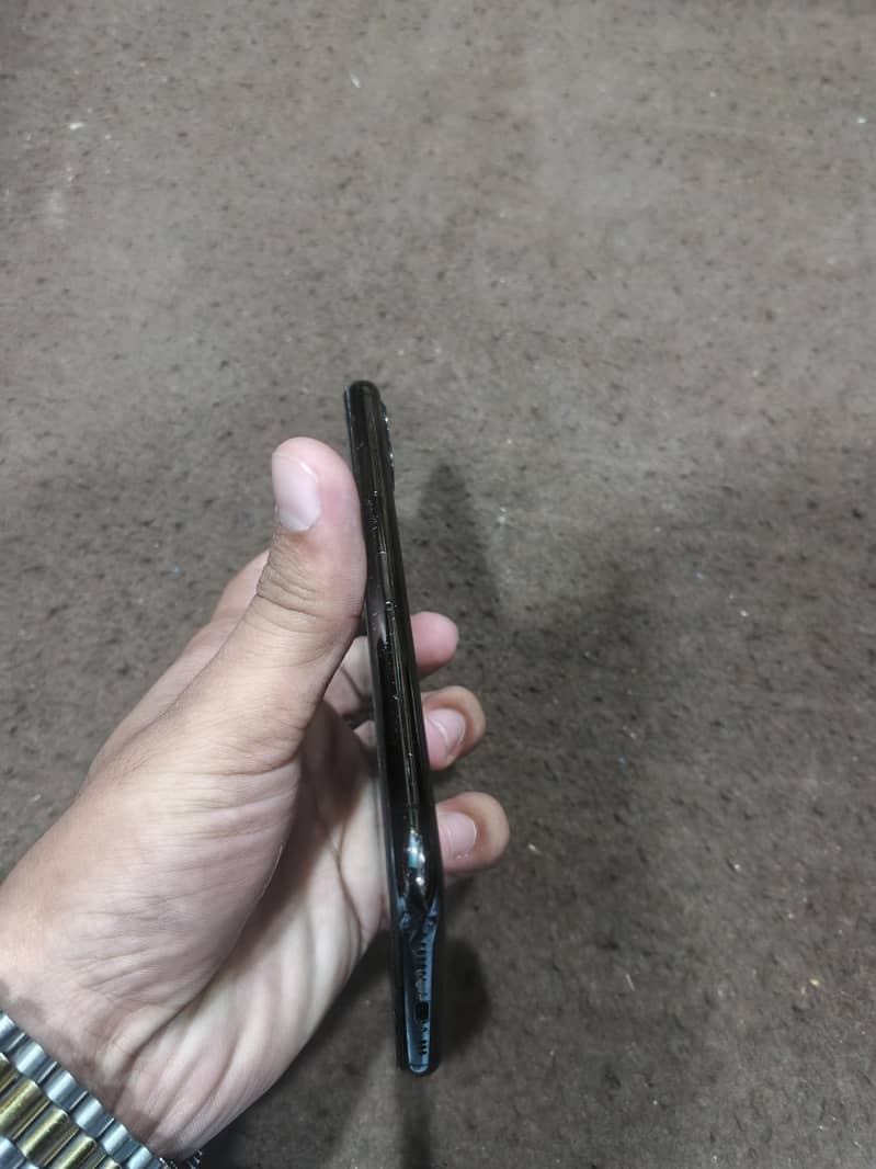 Apple iPhone 11 Pro 2