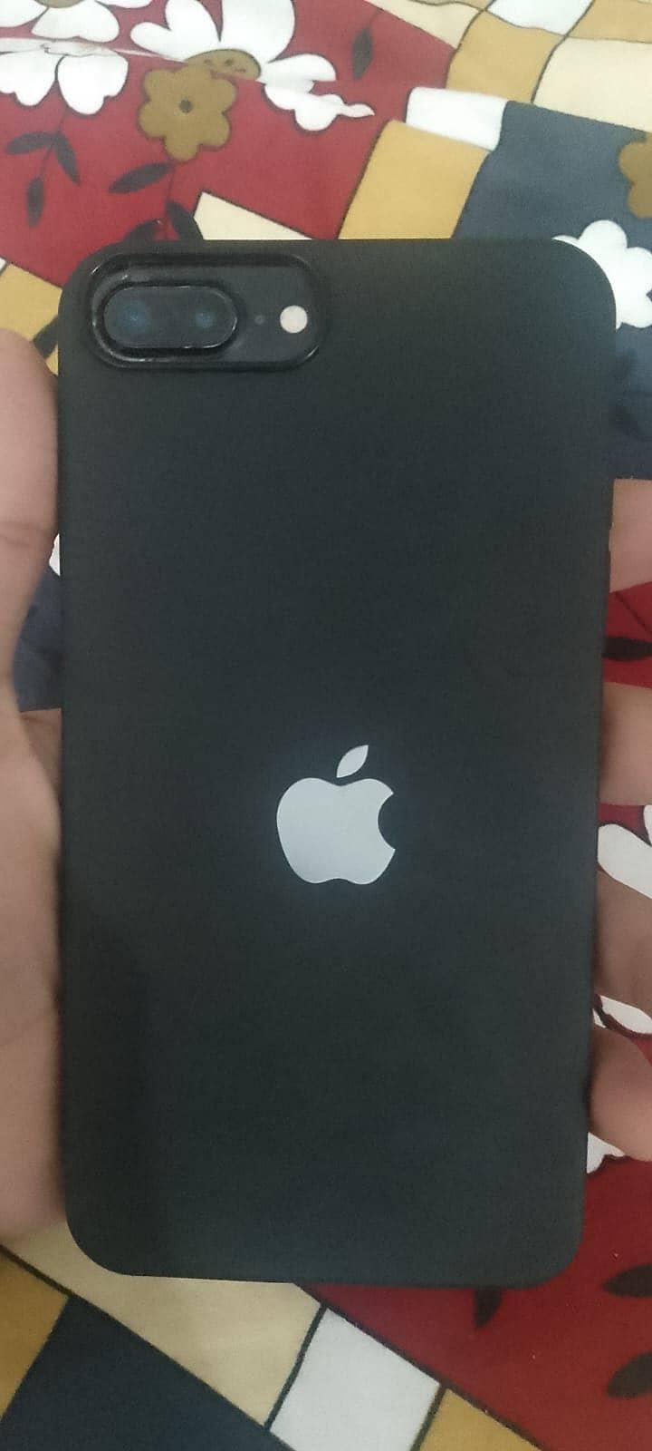 Apple iPhone 7 Plus 2