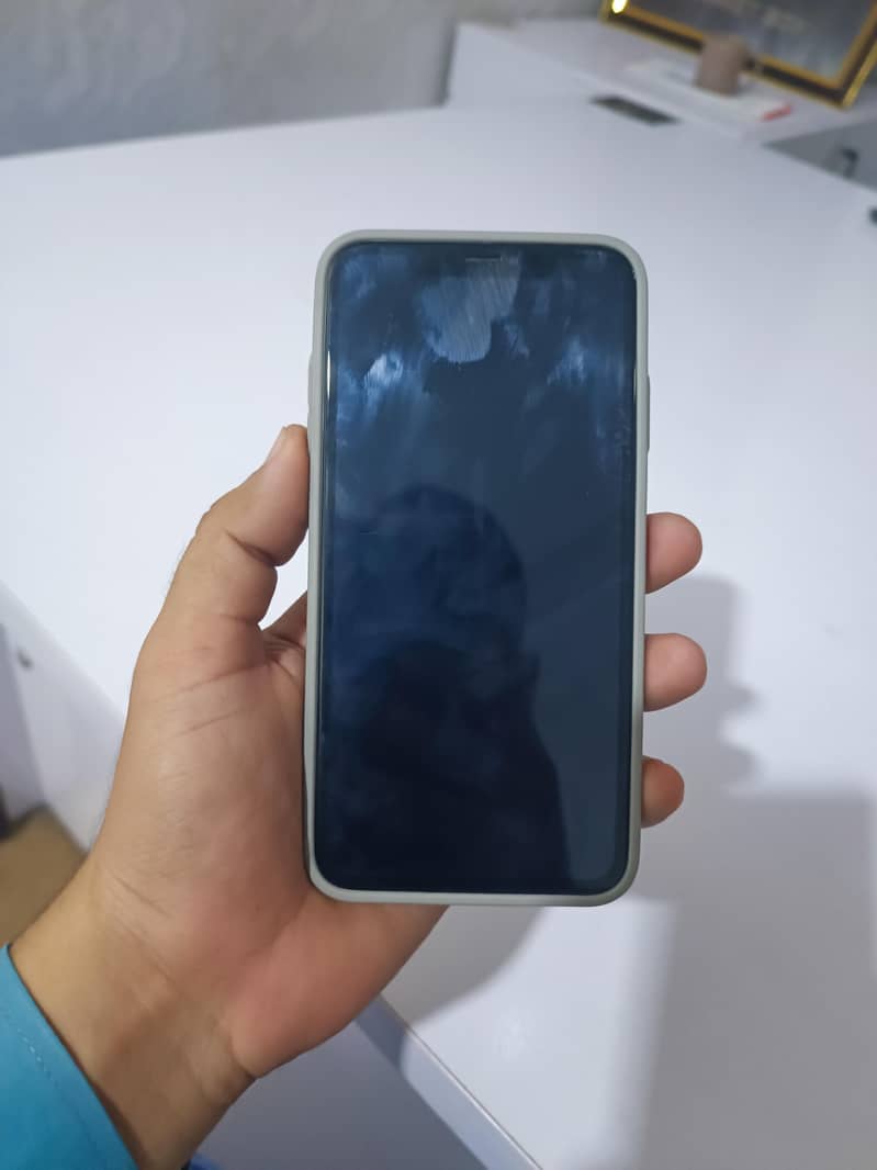 Apple iPhone XS Max 5