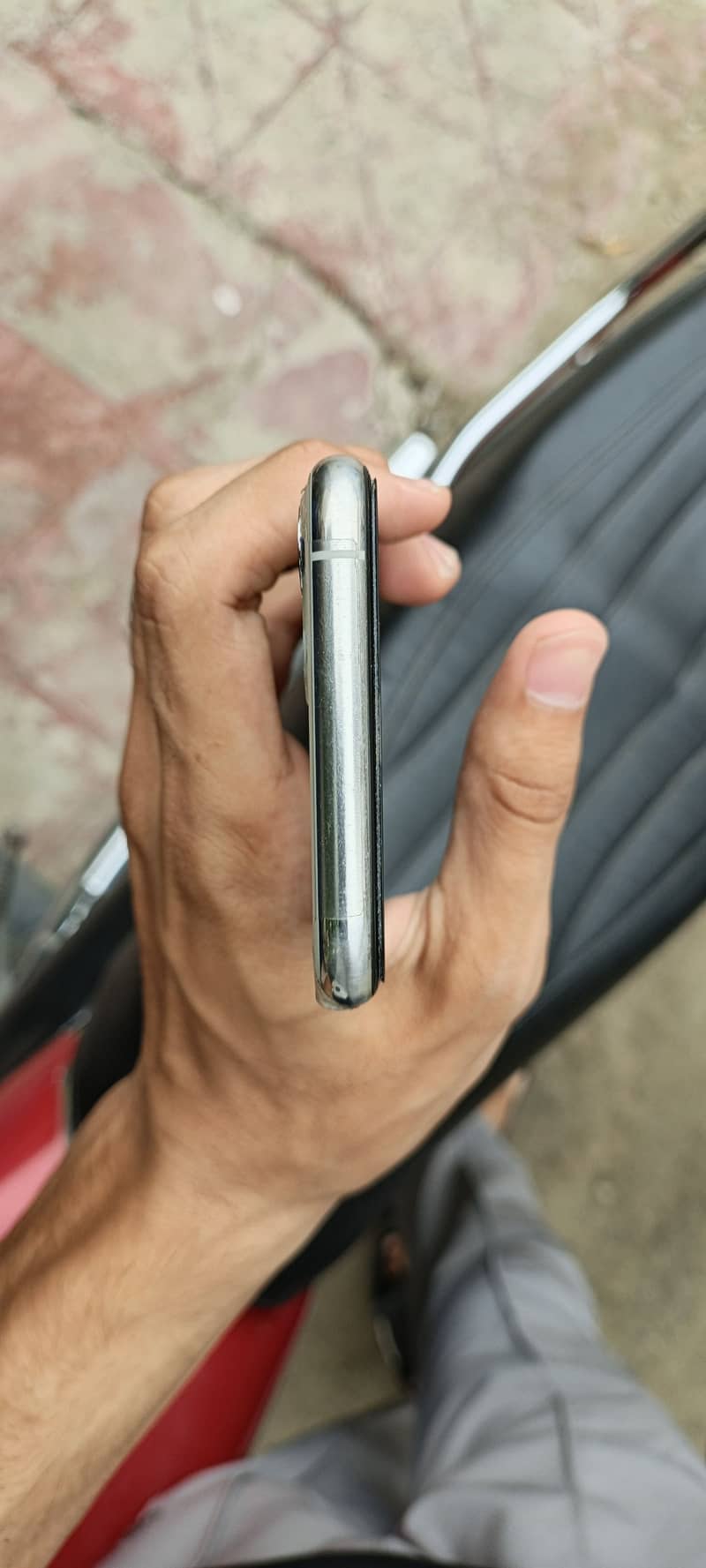 Apple iPhone 11 Pro 2