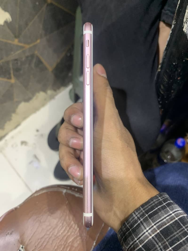 Apple iPhone 7 Plus 0