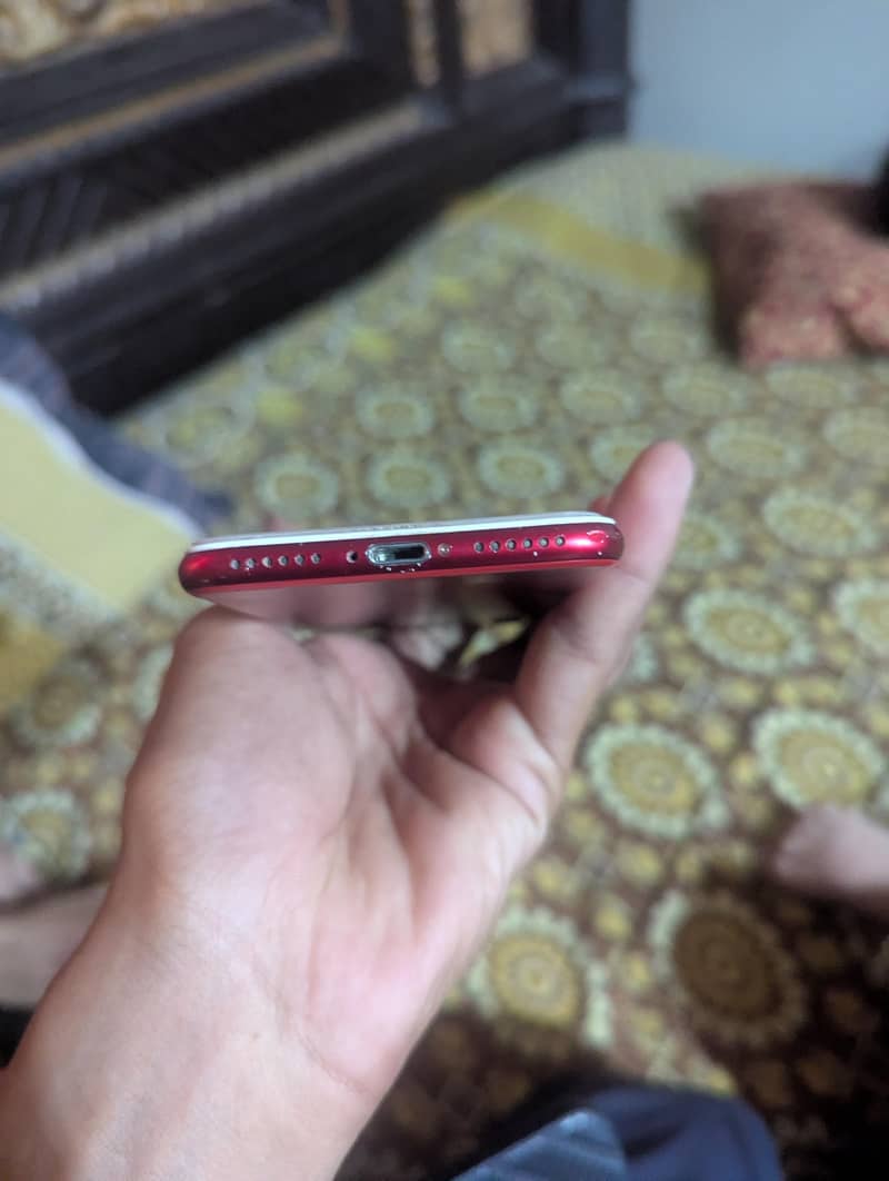 Apple iPhone 7 3
