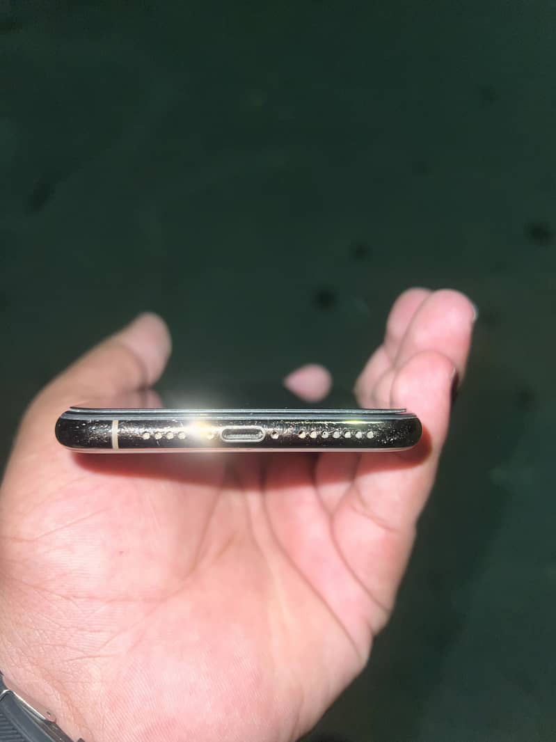 Apple iPhone XS Max 0