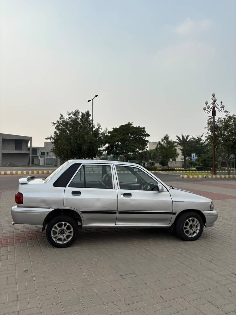 KIA Classic 2002 1