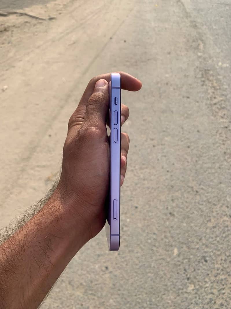 Apple iPhone 12 3