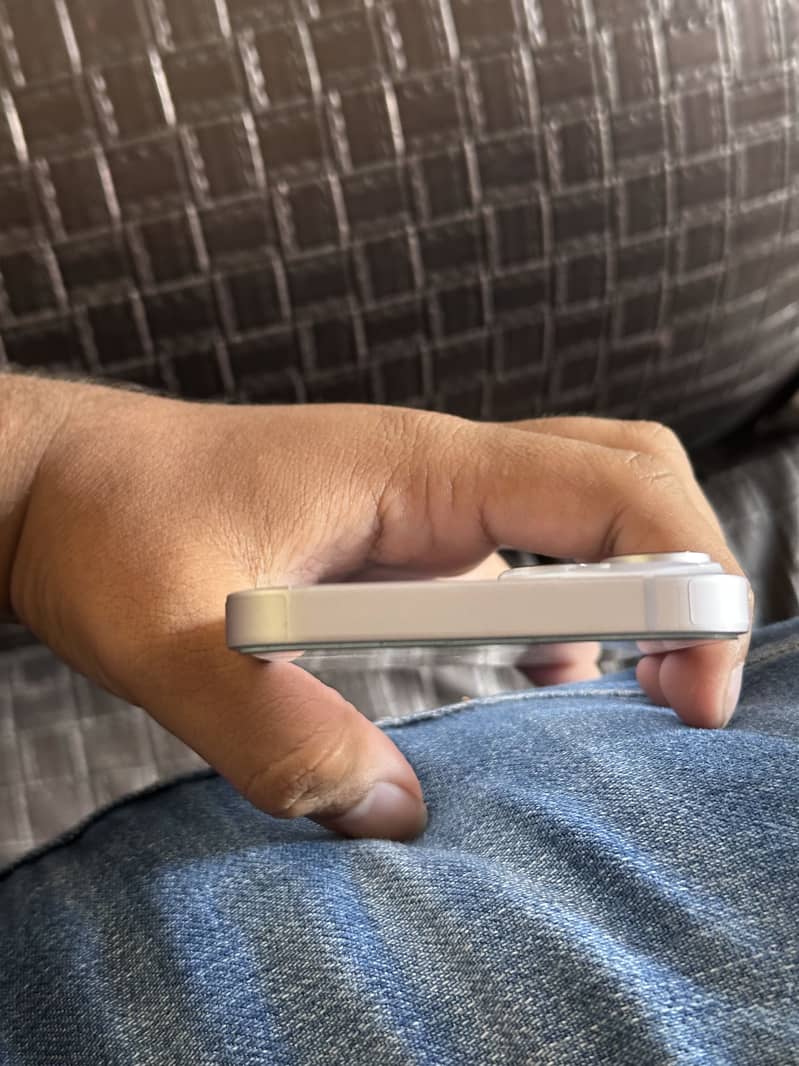 Apple iPhone 14 2