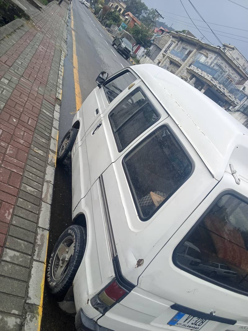Suzuki Bolan 2012 2