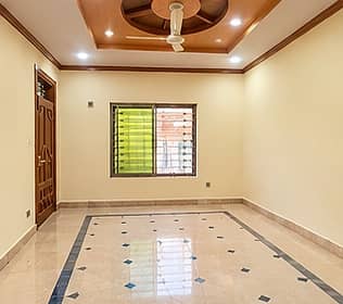 {Vip location} 8 Marla Upper portion 4