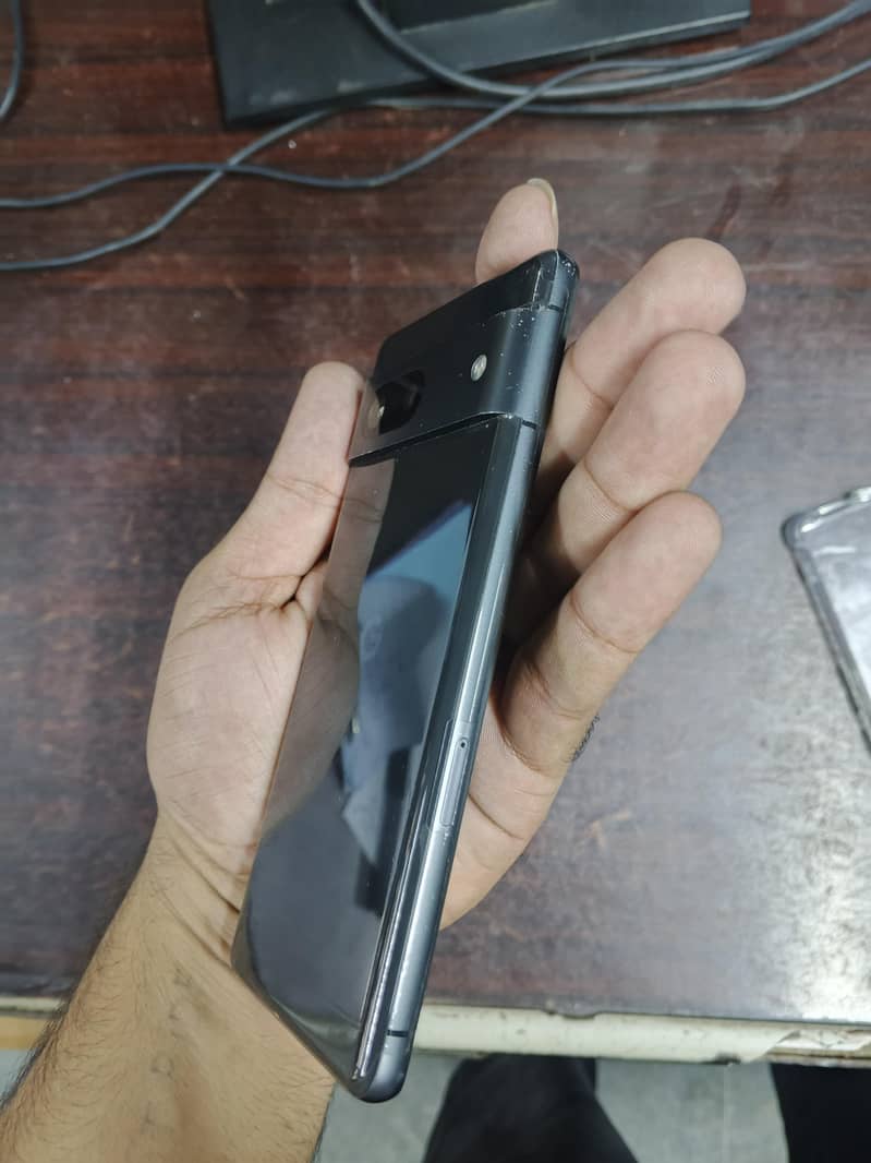 Google Pixel 7 4