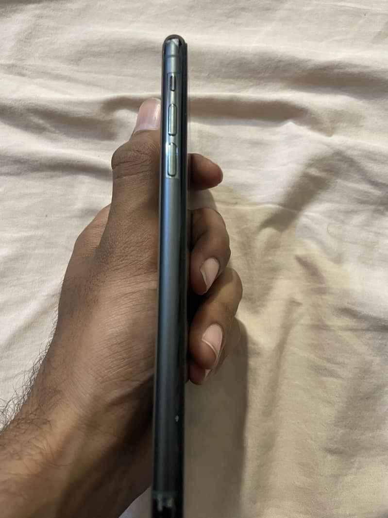 Apple iPhone 11 Pro Max 1