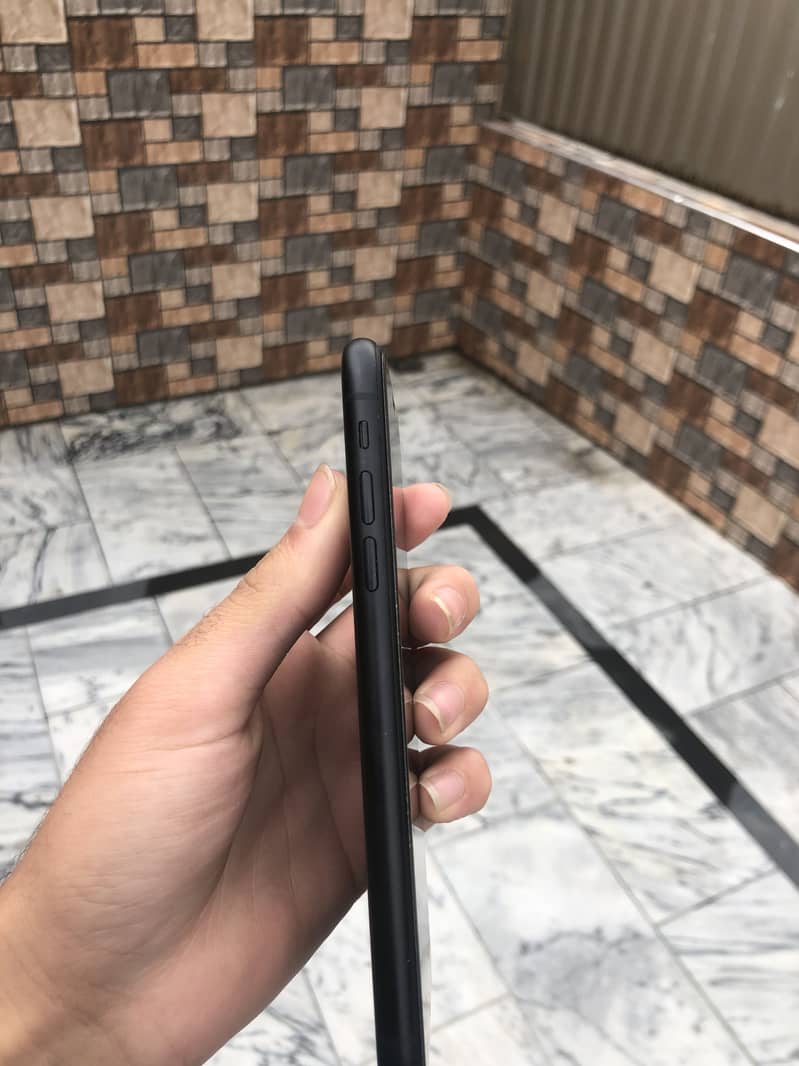 Apple iPhone XR 2
