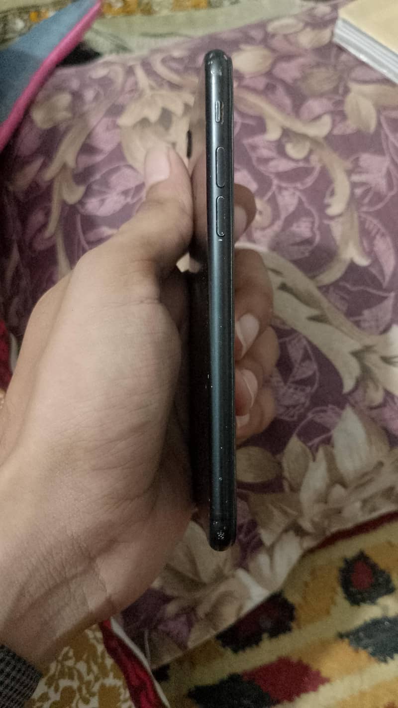 Apple iPhone 7 1