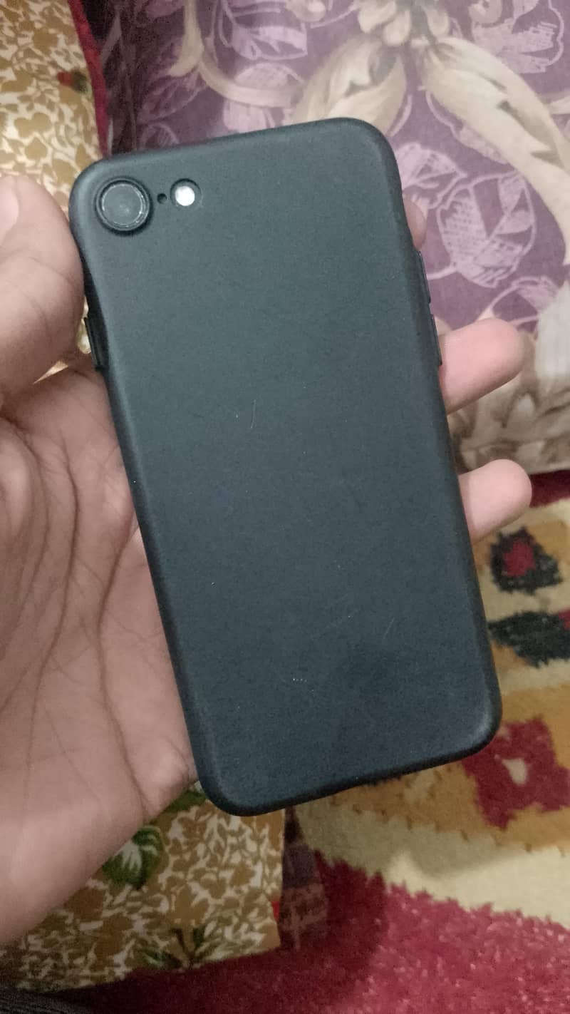 Apple iPhone 7 3
