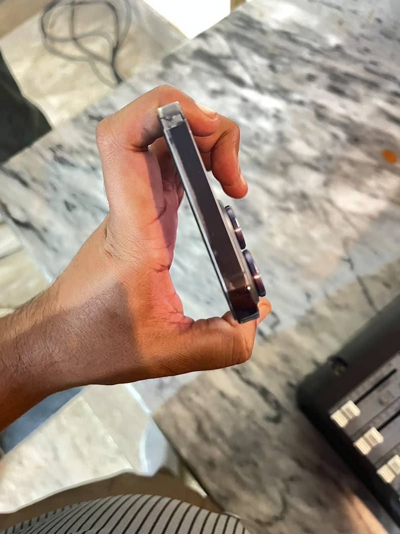 Apple iPhone 14 Pro Max 0