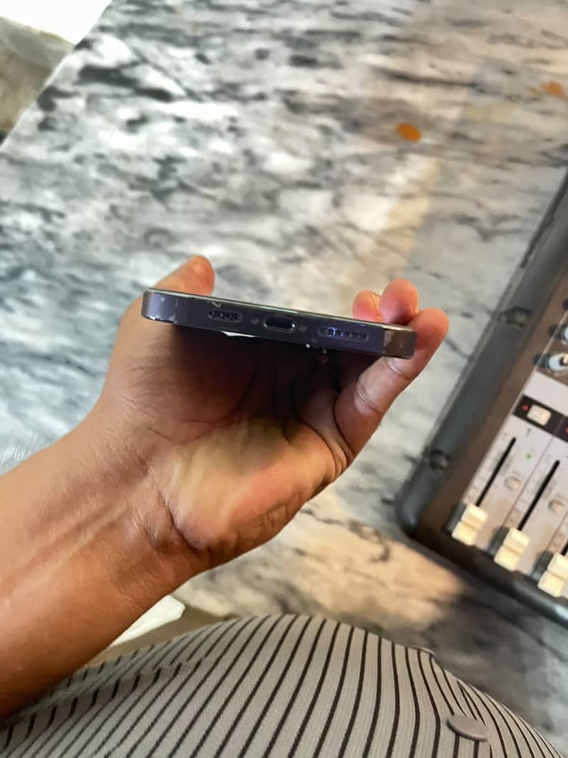Apple iPhone 14 Pro Max 10