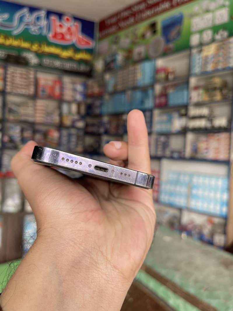 Apple iPhone 14 Pro 1