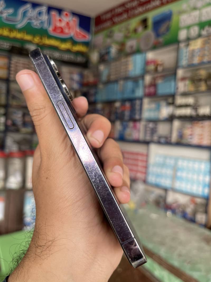 Apple iPhone 14 Pro 3