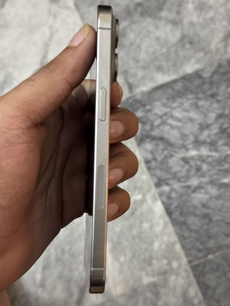 Iphone 15 pro max 3