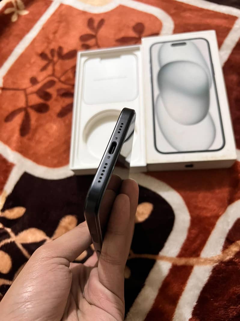 iPhone 15 Plus 128GB 4