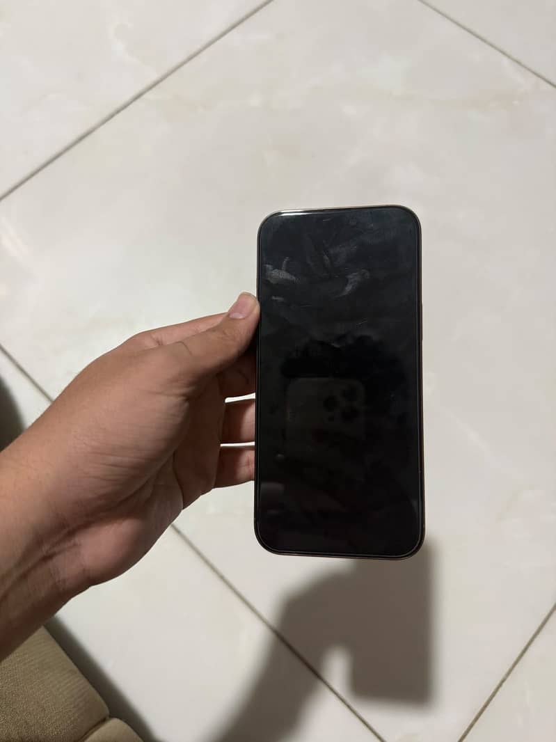 Apple iPhone 16 Pro Max 1