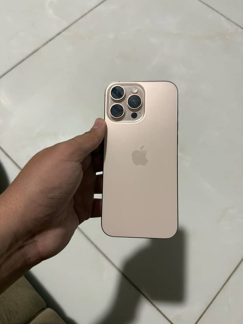 Apple iPhone 16 Pro Max 2
