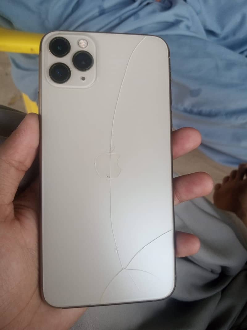 Apple iPhone 11 Pro Max 2