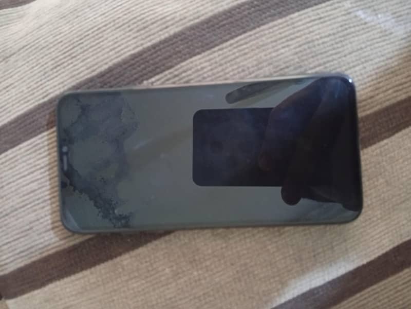Apple iPhone 11 Pro Max 2