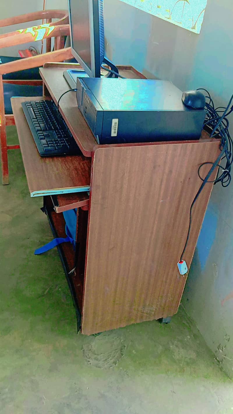computer table and chairs 3
