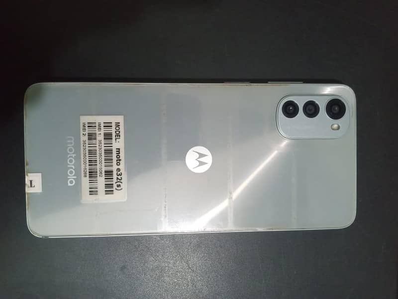Motorola E32 2