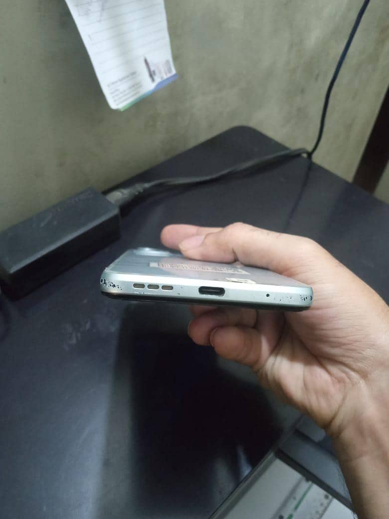 Motorola E32 3