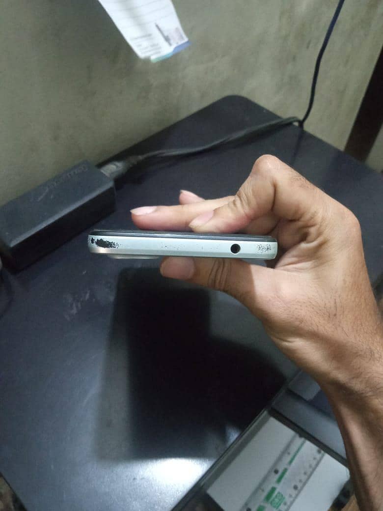 Motorola E32 5