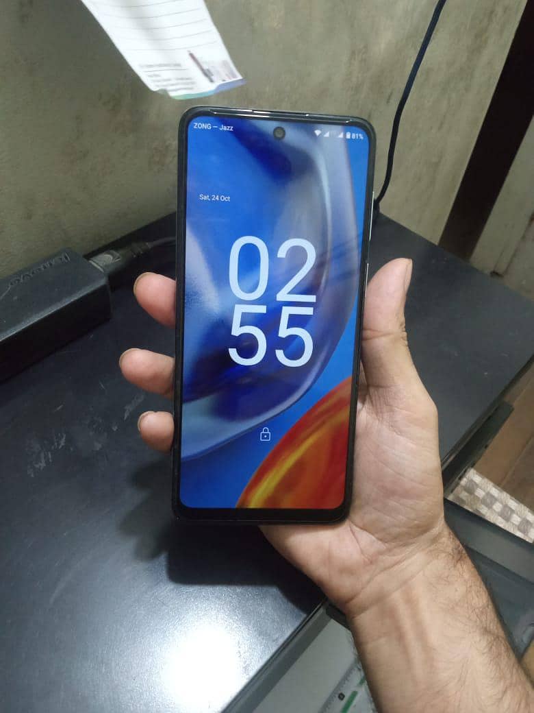 Motorola E32 7