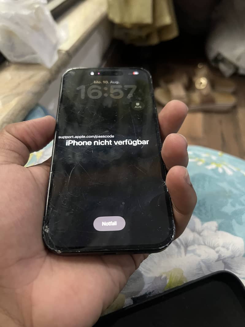 Apple iPhone 16 2