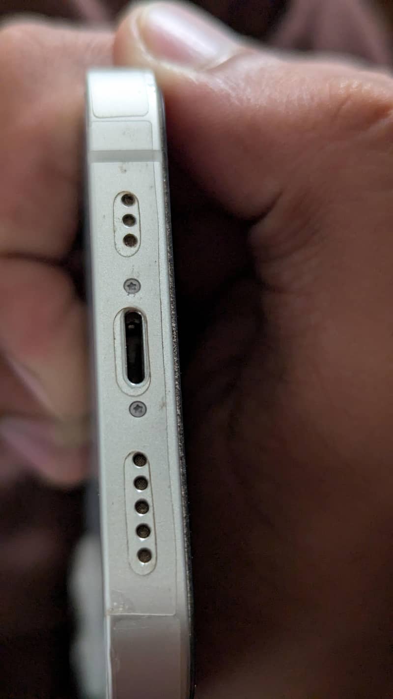 Apple iPhone 14 3