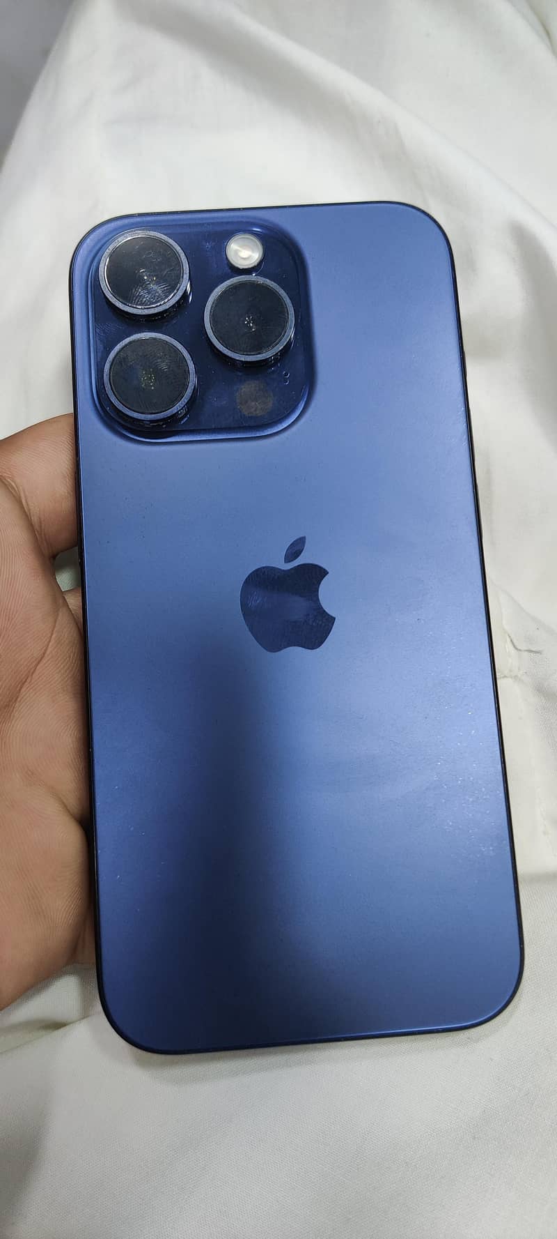 Apple iPhone 15 Pro 0
