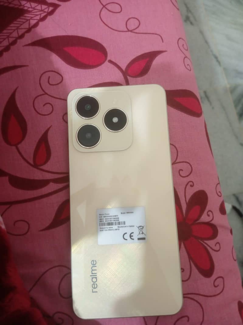 Realme C61 0