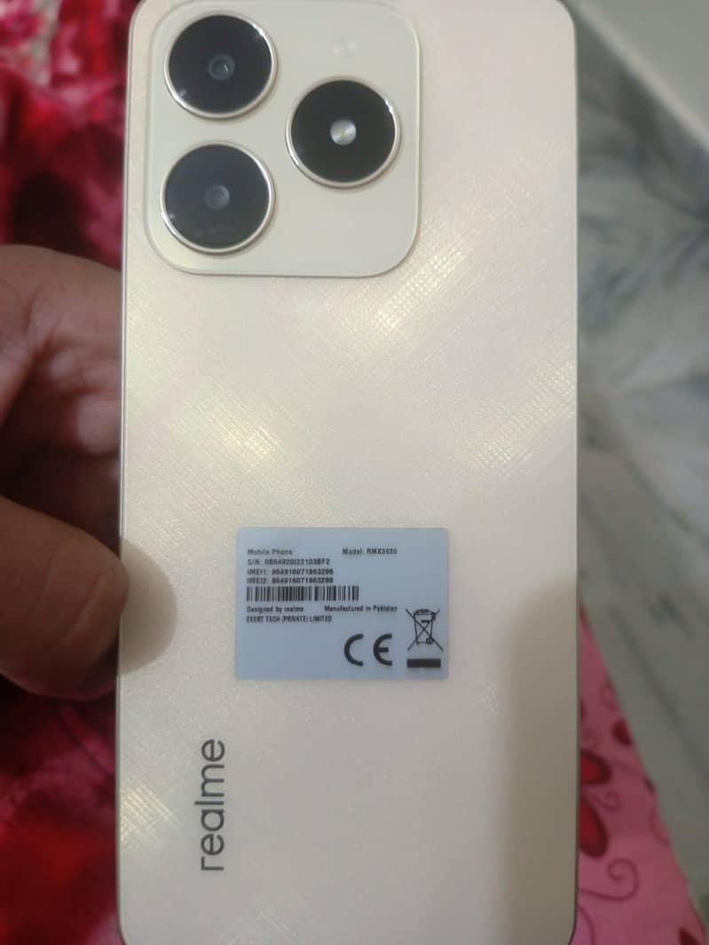 Realme C61 4