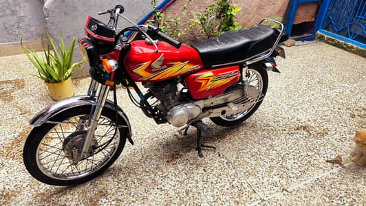 Honda 125 for sale in lush condition