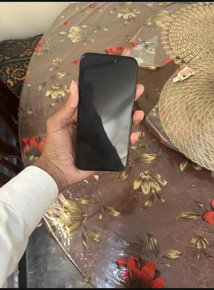 Apple iPhone 16 Plus 1