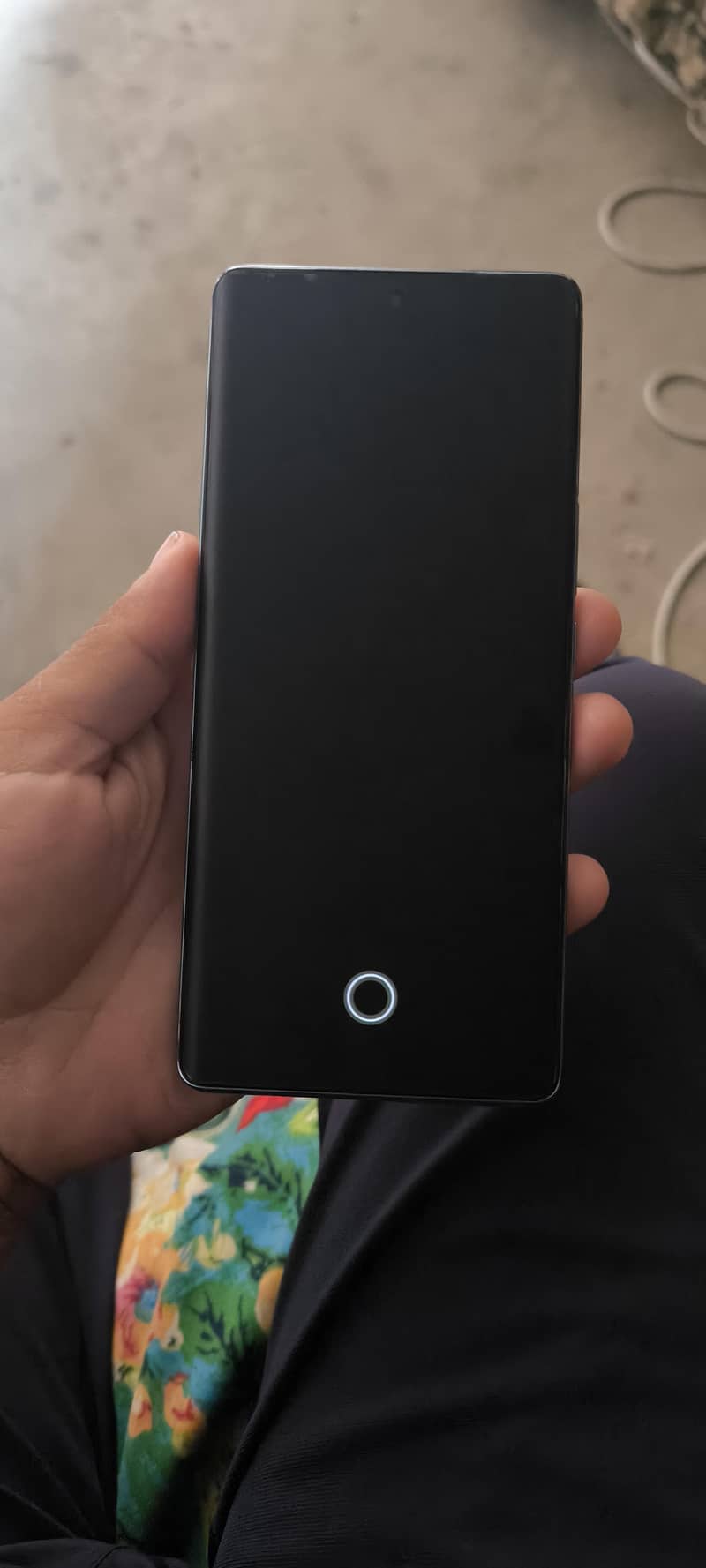 Vivo V30e 1