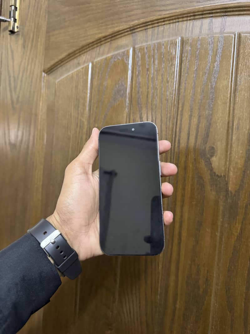 iPhone 14 Pro 1